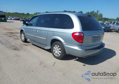 2005 Chrysler Town & Country Touring from USA, damaged, VIN 2C4GP54L85R582809